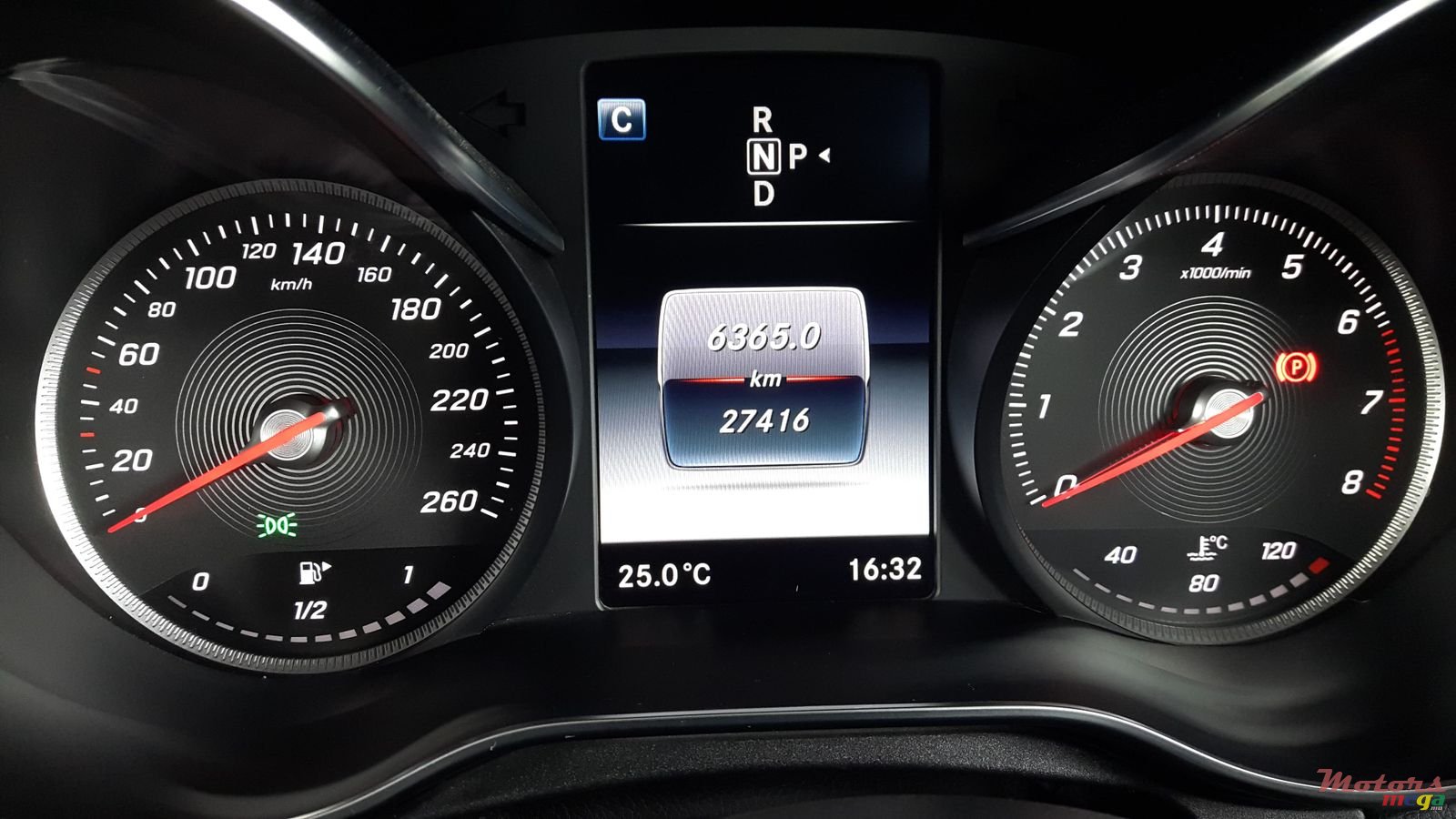 2015' Mercedes-Benz C-Class C180 AMG 2015 photo #6