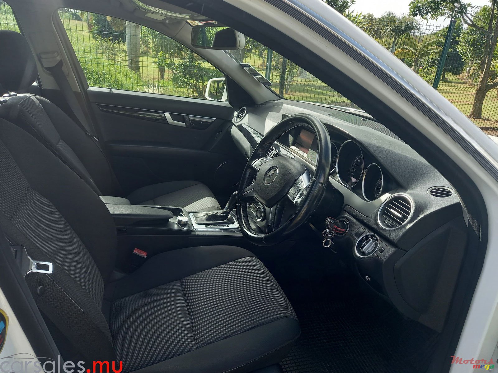 2013' Mercedes-Benz C 180 Classic 1.6 photo #6