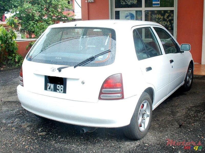 1998' Toyota Starlet photo #1