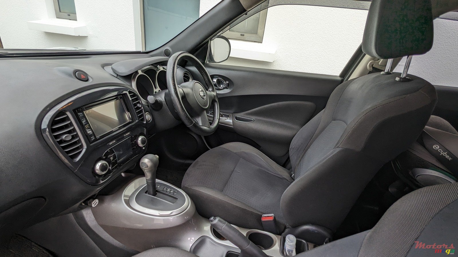 2012' Nissan Juke photo #6