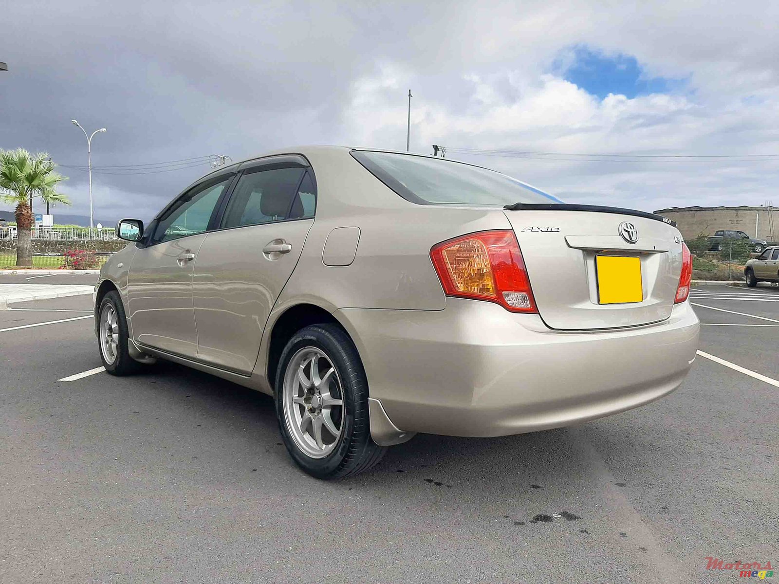 2007' Toyota Axio photo #4