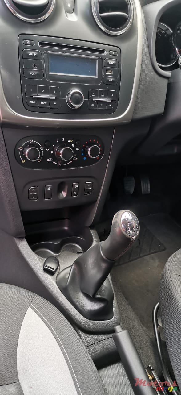 2017' Renault Sandero StepWay photo #3