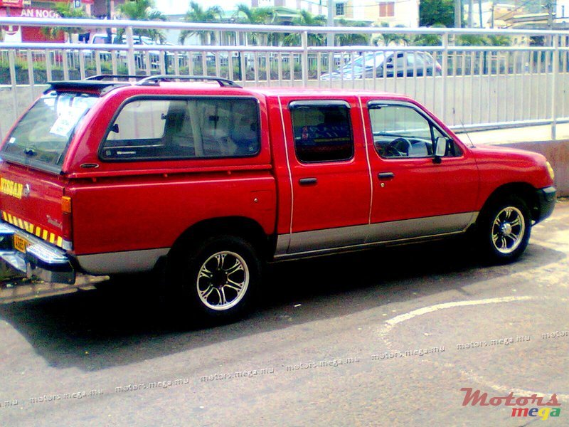 1997' Nissan photo #2