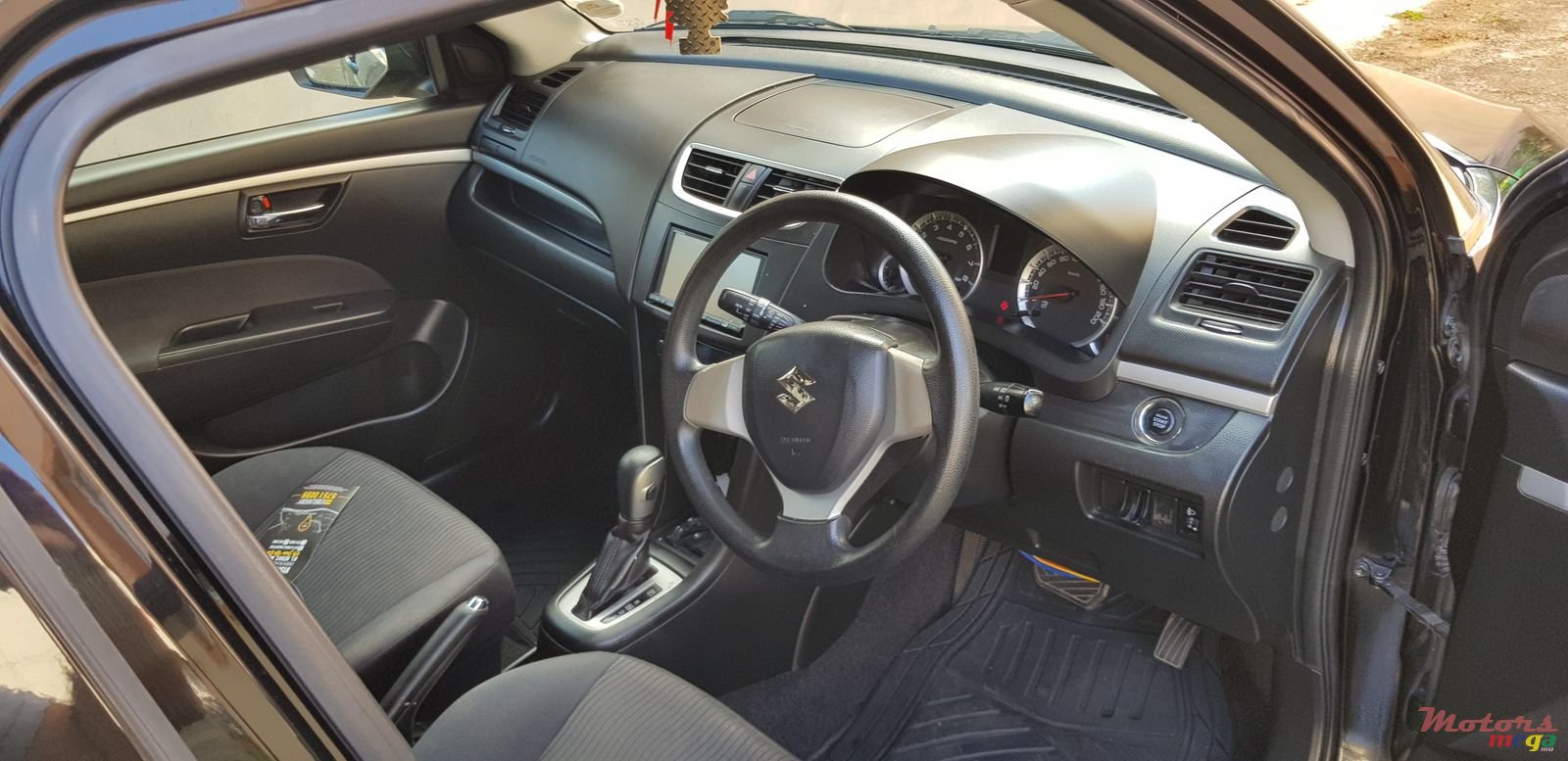 2012' Suzuki Swift photo #2