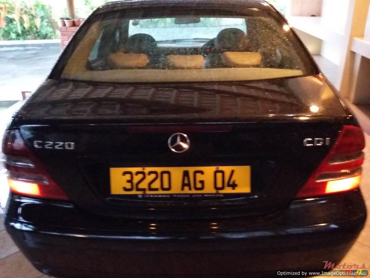 2004' Mercedes-Benz C-Class photo #7