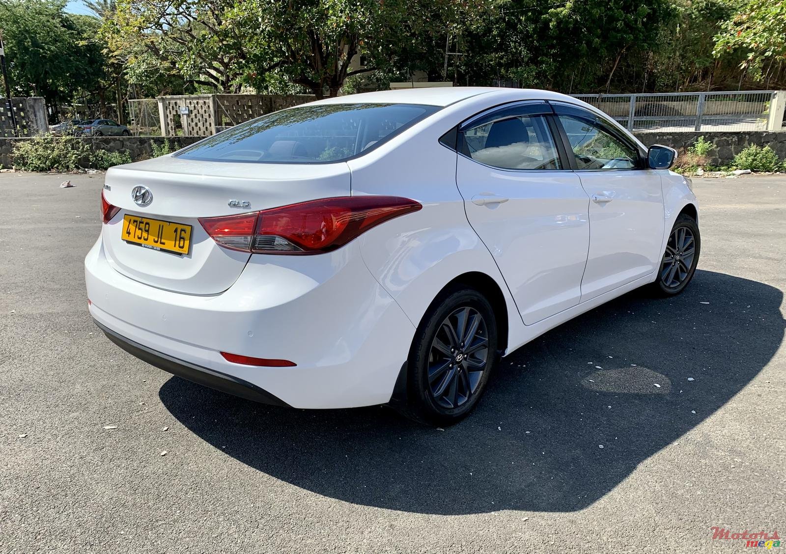 2016' Hyundai Elantra GLS photo #2