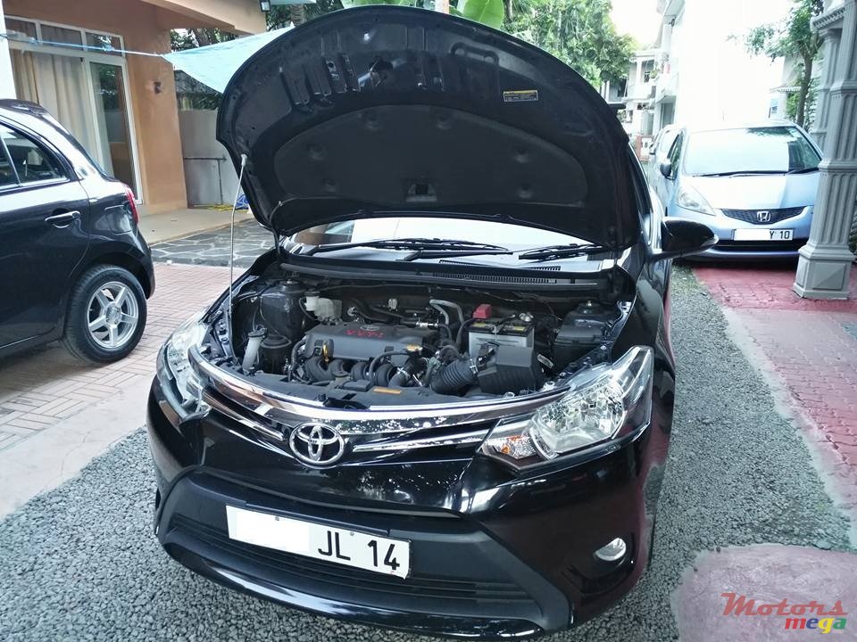 2014' Toyota Yaris photo #6