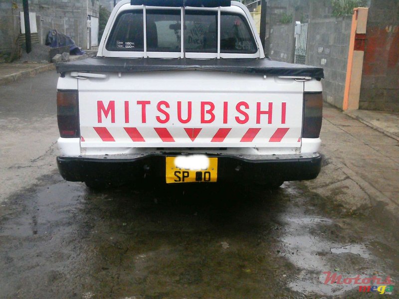 2000' Mitsubishi L 200 L200 pick up photo #6