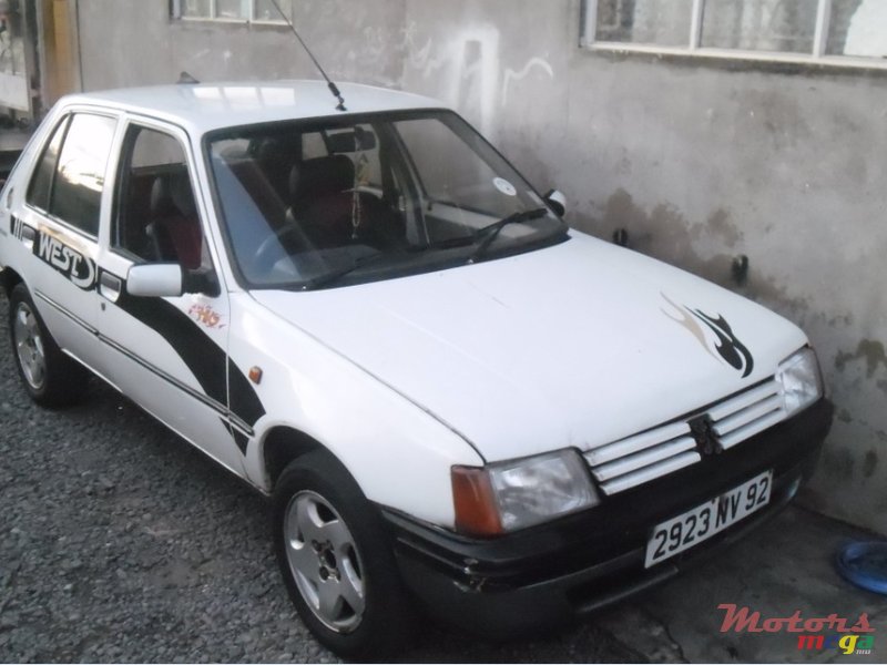 1992' Peugeot 205 photo #1