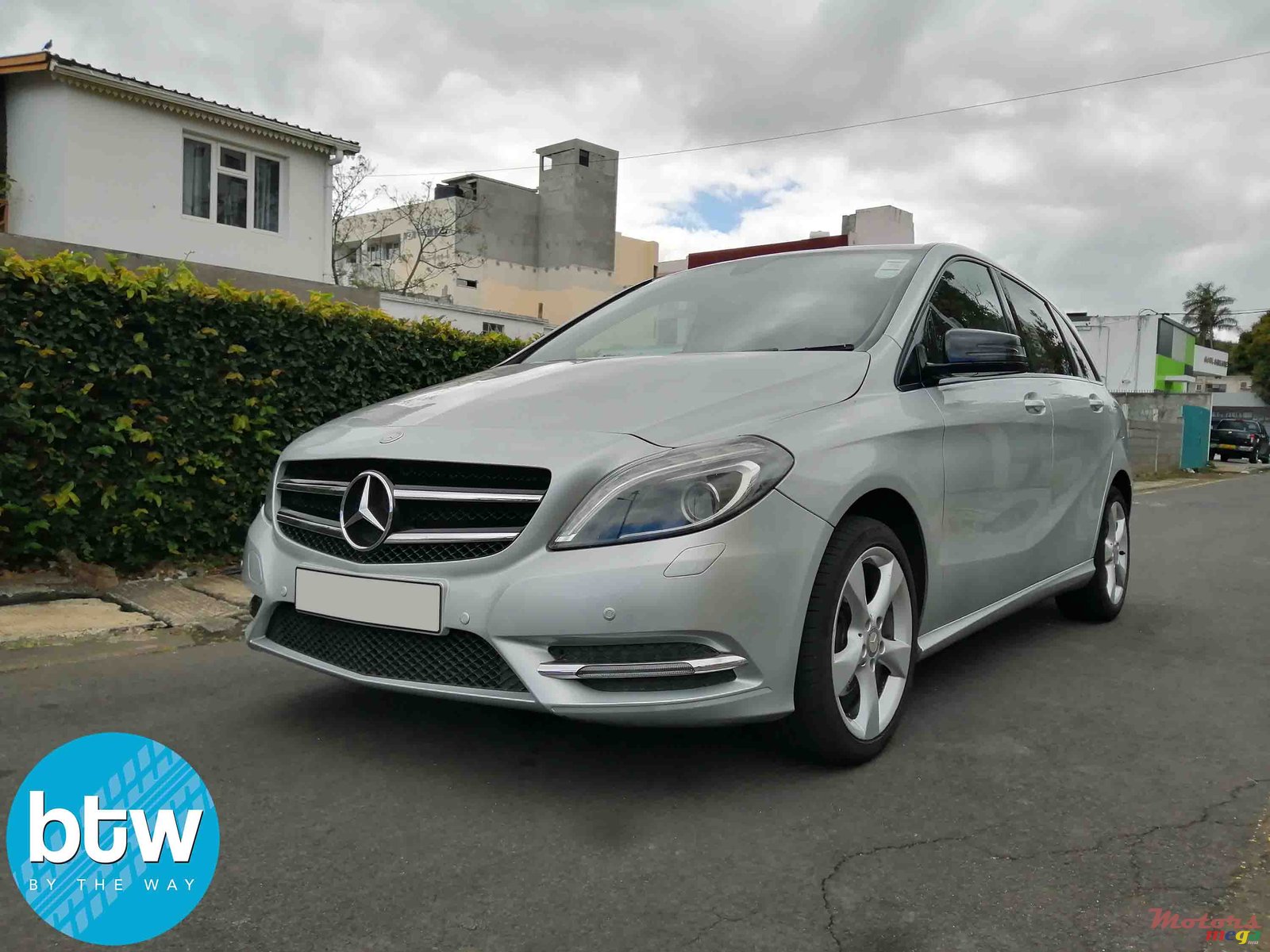 2013' Mercedes-Benz B 200 photo #2