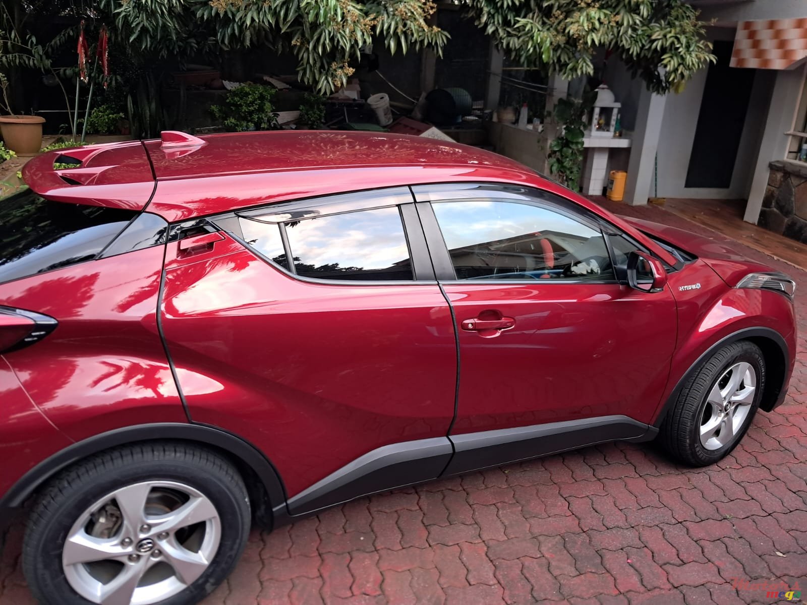 2018' Toyota C-HR photo #2