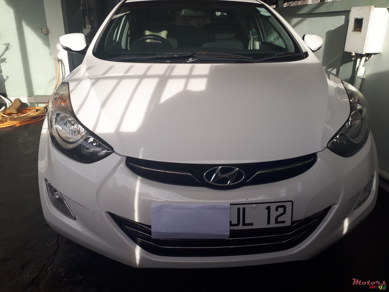 2012' Hyundai Elantra photo #1