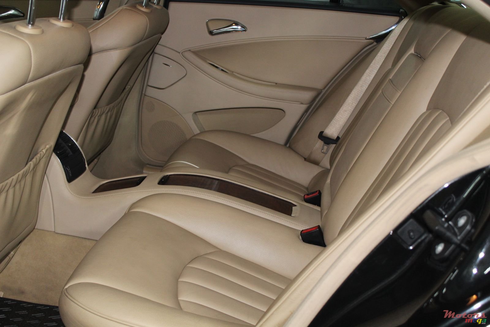 2006' Mercedes-Benz CLS 350 photo #5