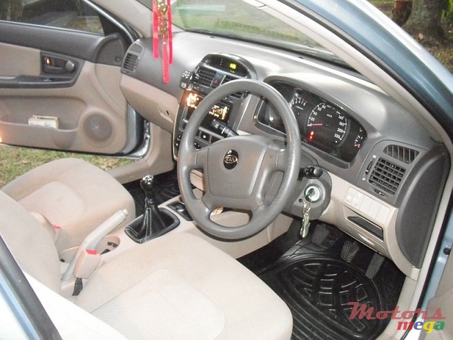 2005' Kia Cerato photo #3