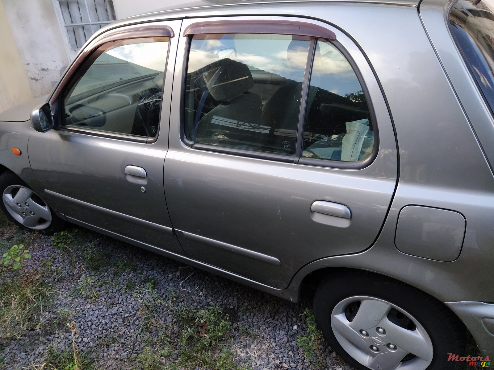 2001' Nissan Micra photo #2