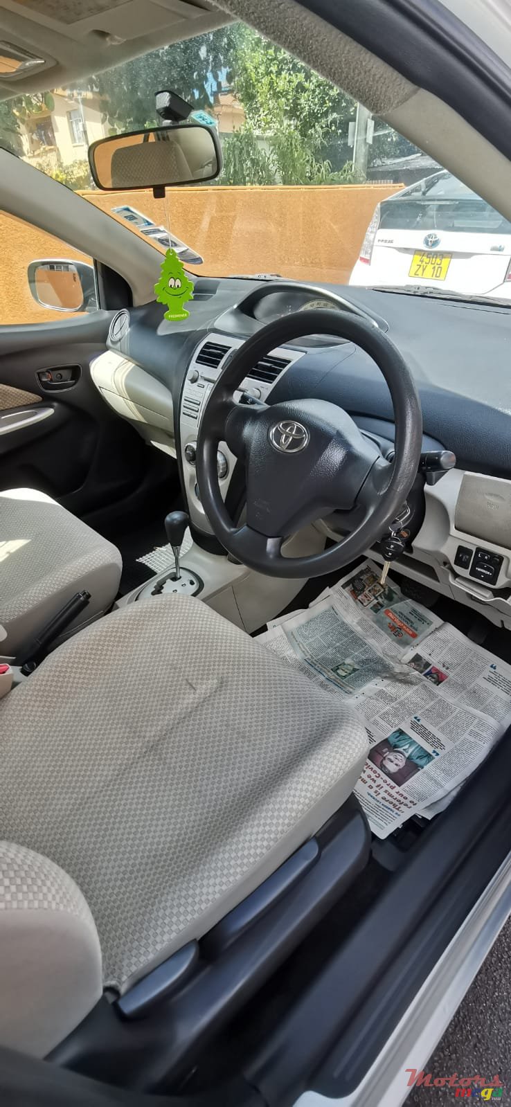 2007' Toyota Belta photo #3