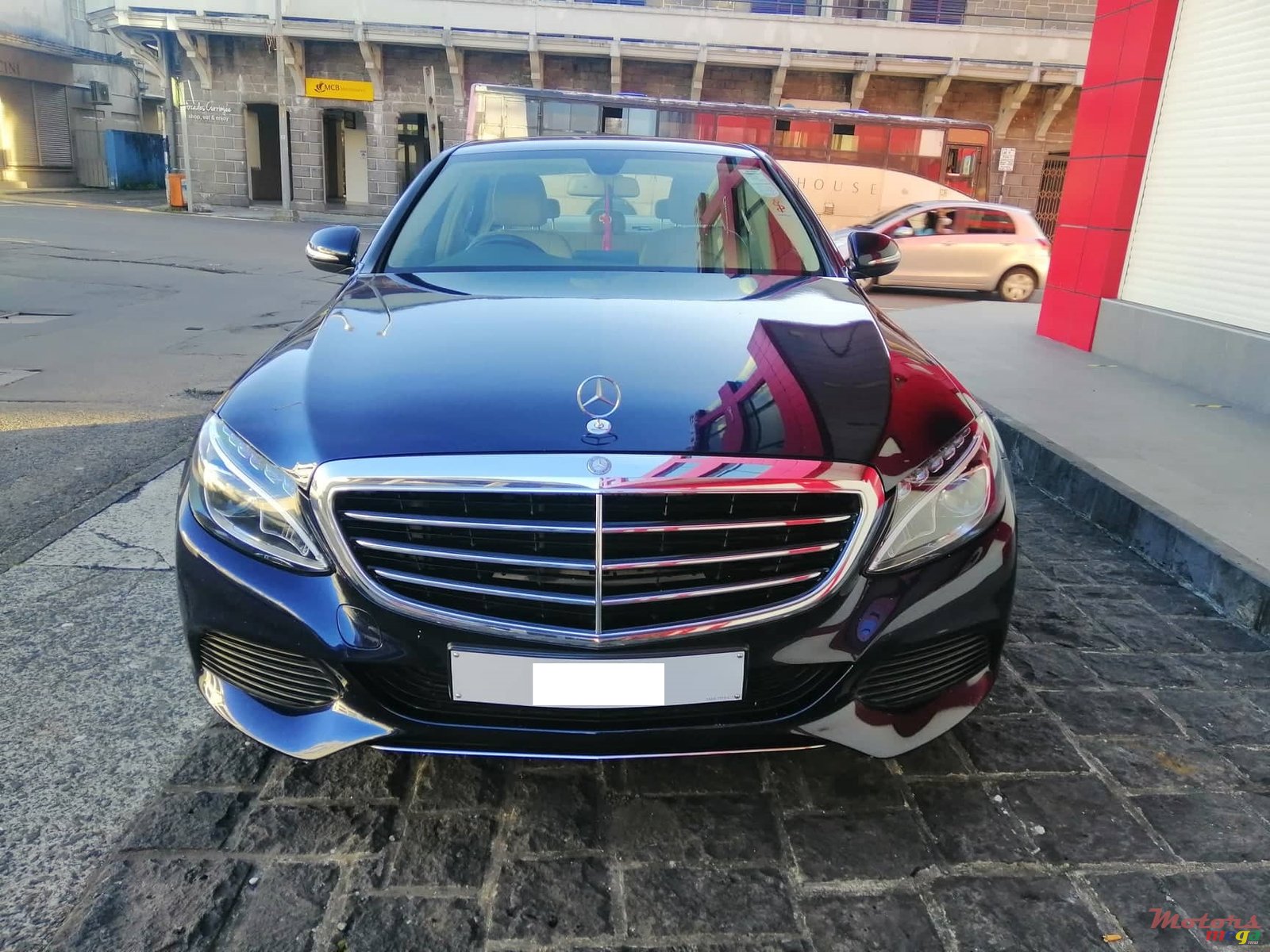 2014' Mercedes-Benz C-Class Luxury C180 photo #2