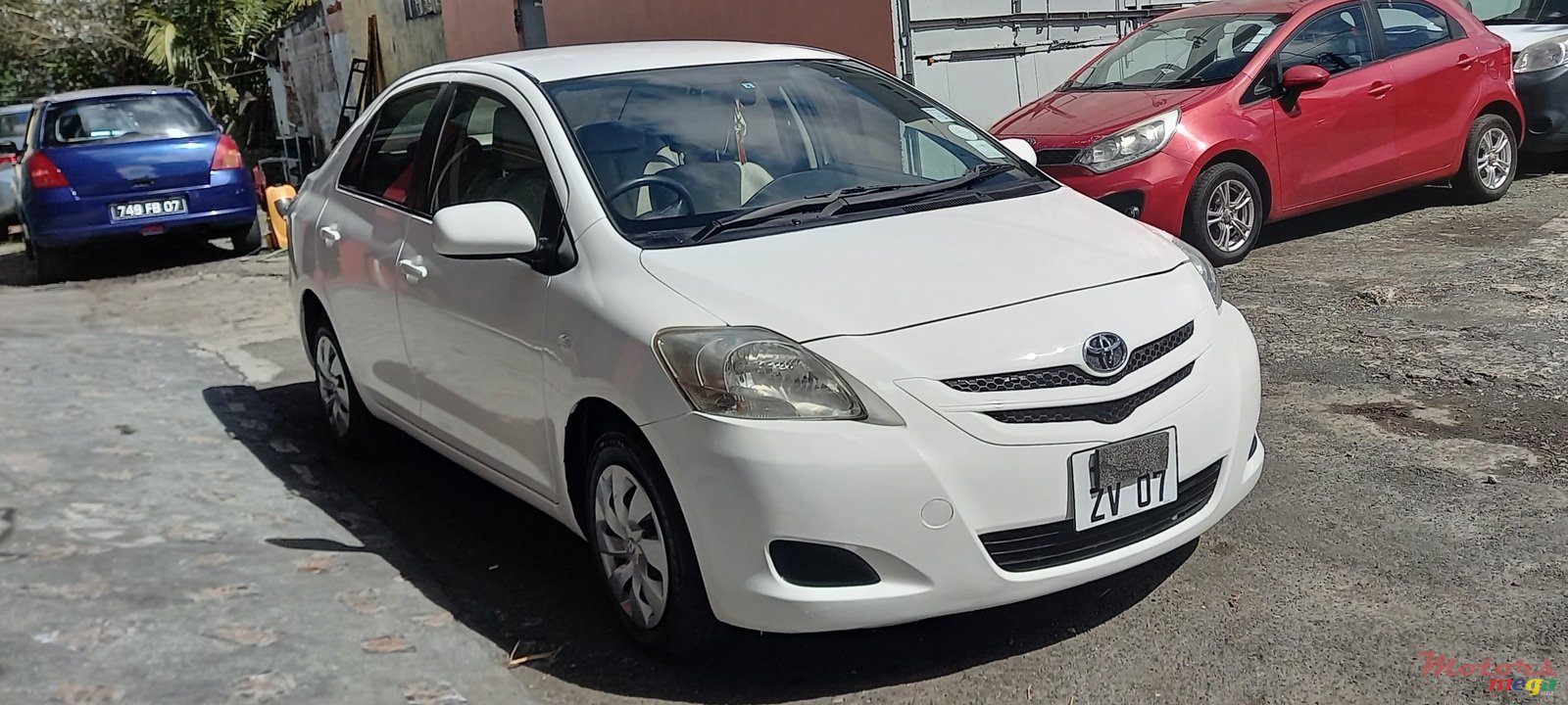 2007' Toyota Belta photo #1