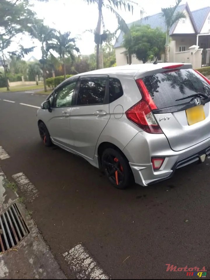 2016' Honda Fit photo #5
