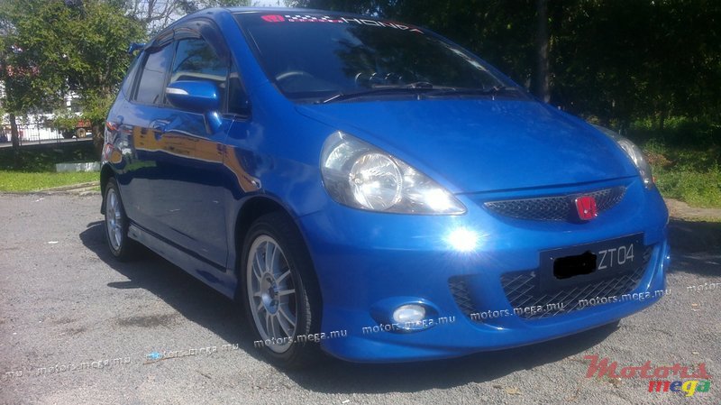 2004' Honda FIT RS 1.5 photo #1