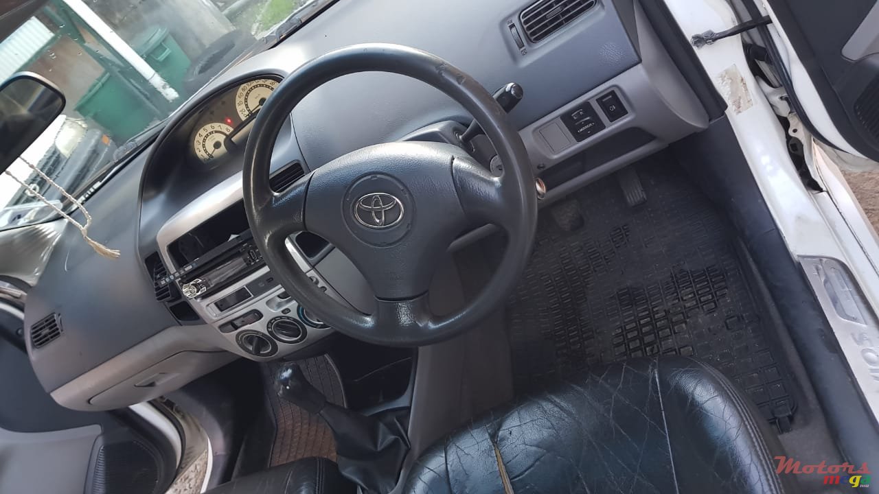 2006' Toyota Verso photo #7