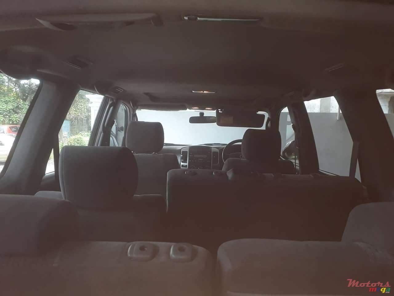 2006' Toyota Land Cruiser photo #4