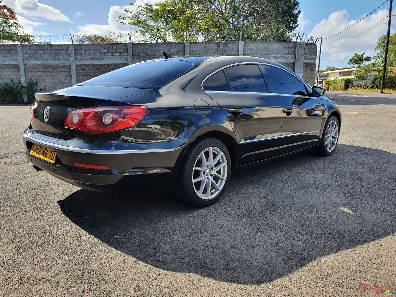 2010' Volkswagen photo #3