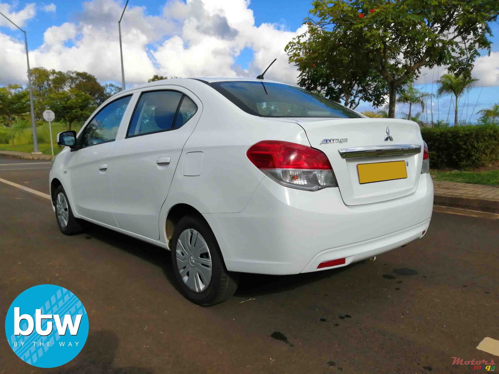 2016' Mitsubishi photo #3