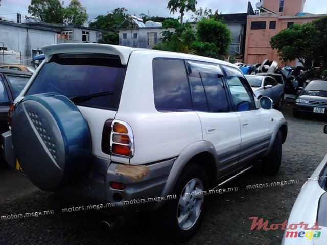 1999' Toyota photo #3