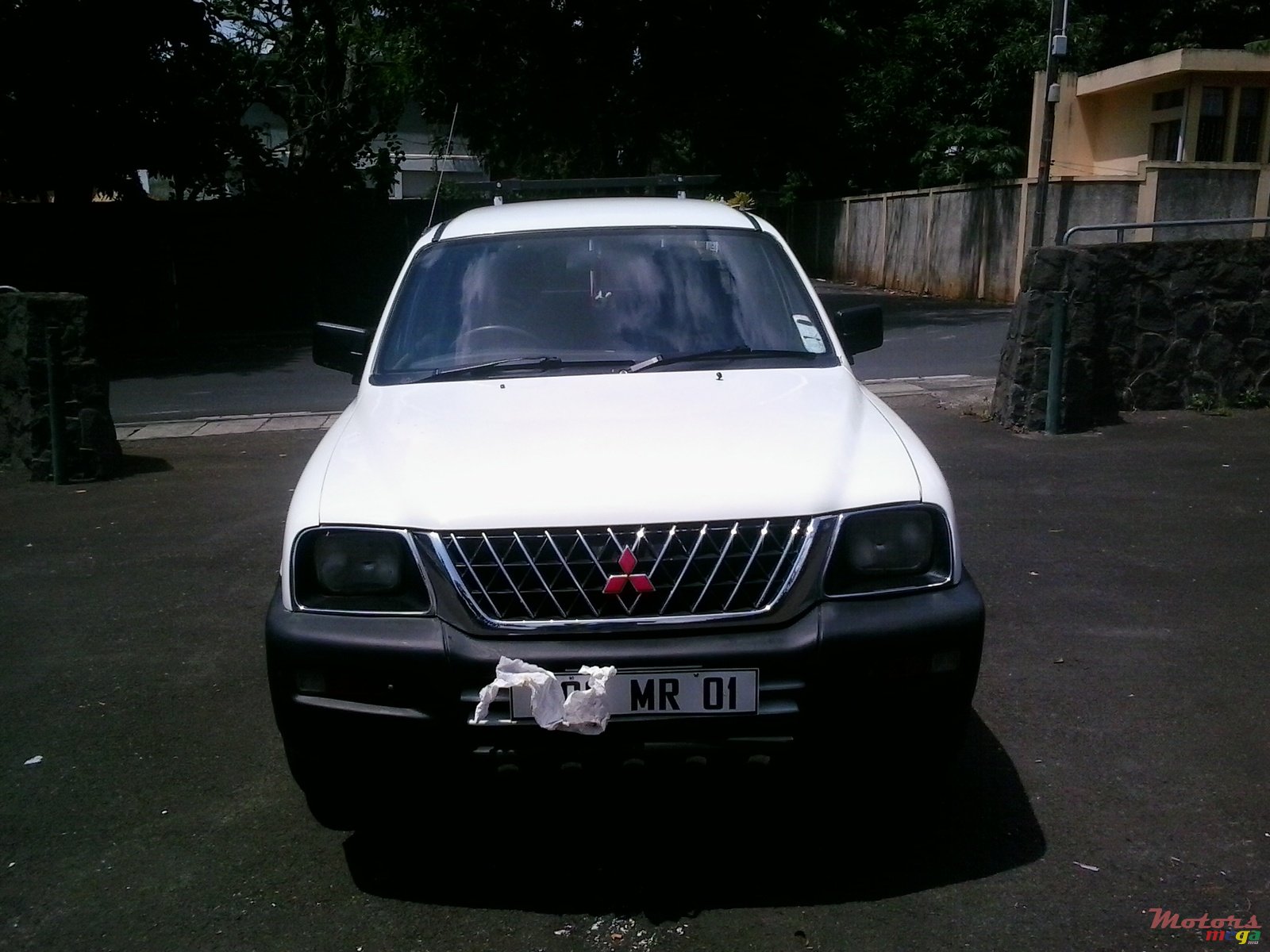 2001' Mitsubishi L 200 photo #1