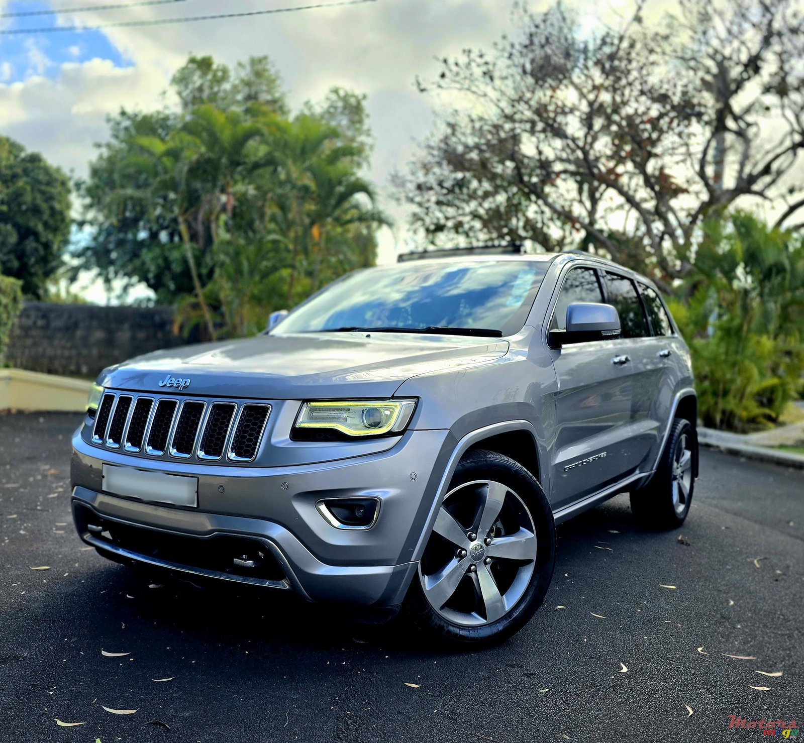 2016' Jeep Grand Cherokee Overland Edition photo #2