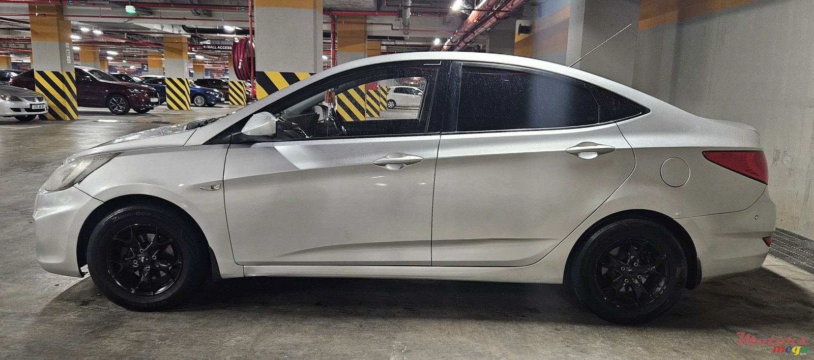 2013' Hyundai Accent photo #2