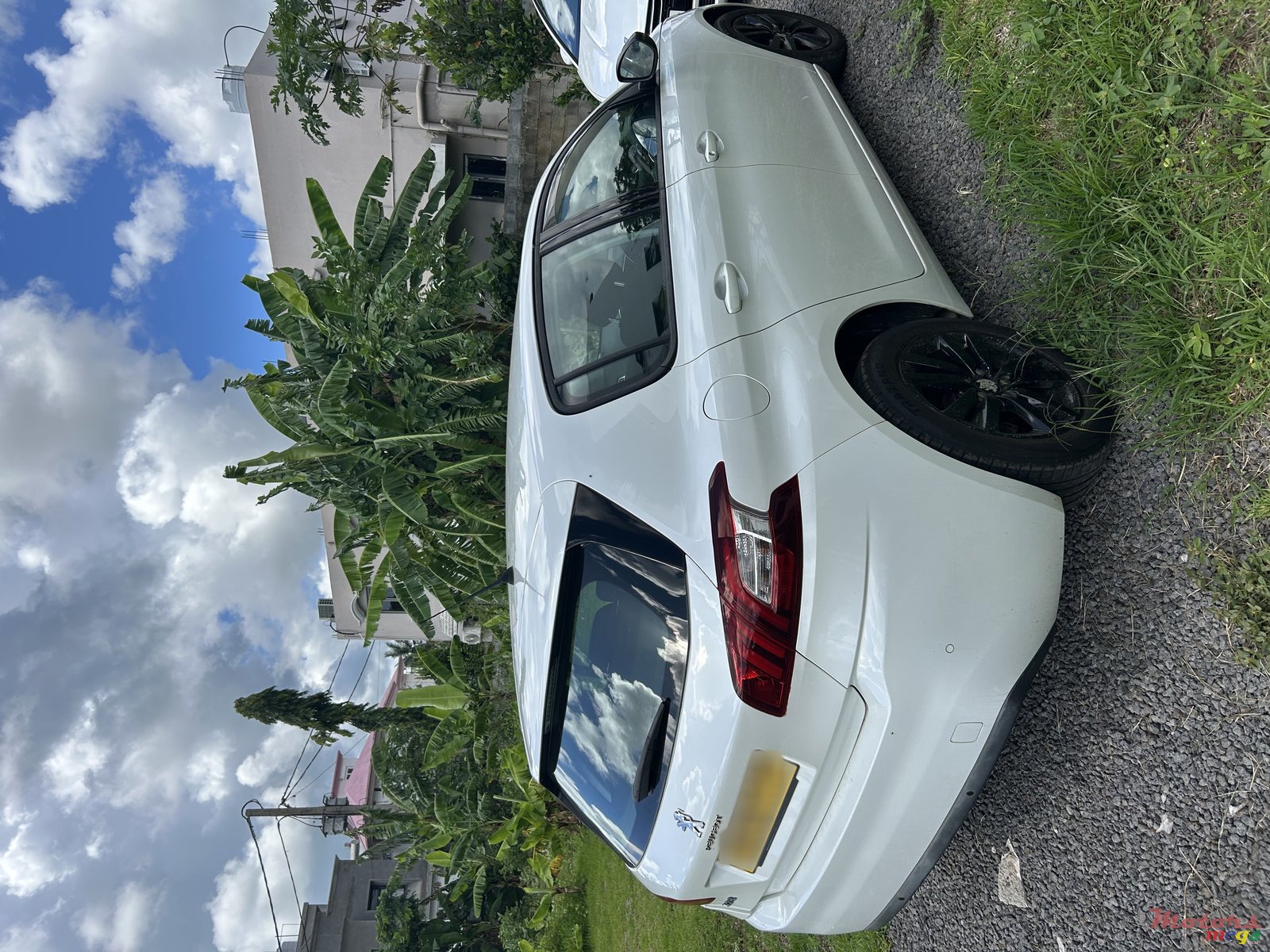 2015' Peugeot 308 photo #2