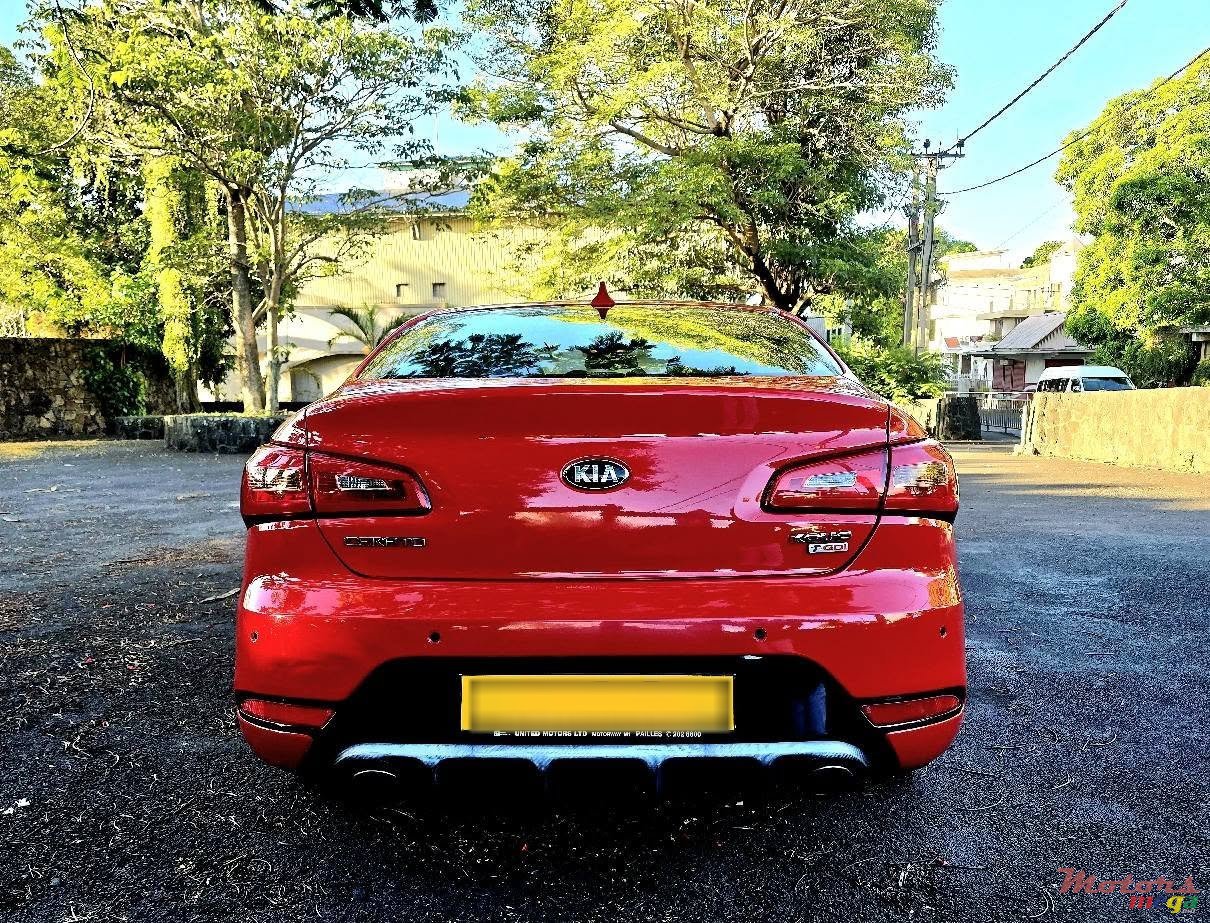 2015' Kia Cerato Coup photo #3