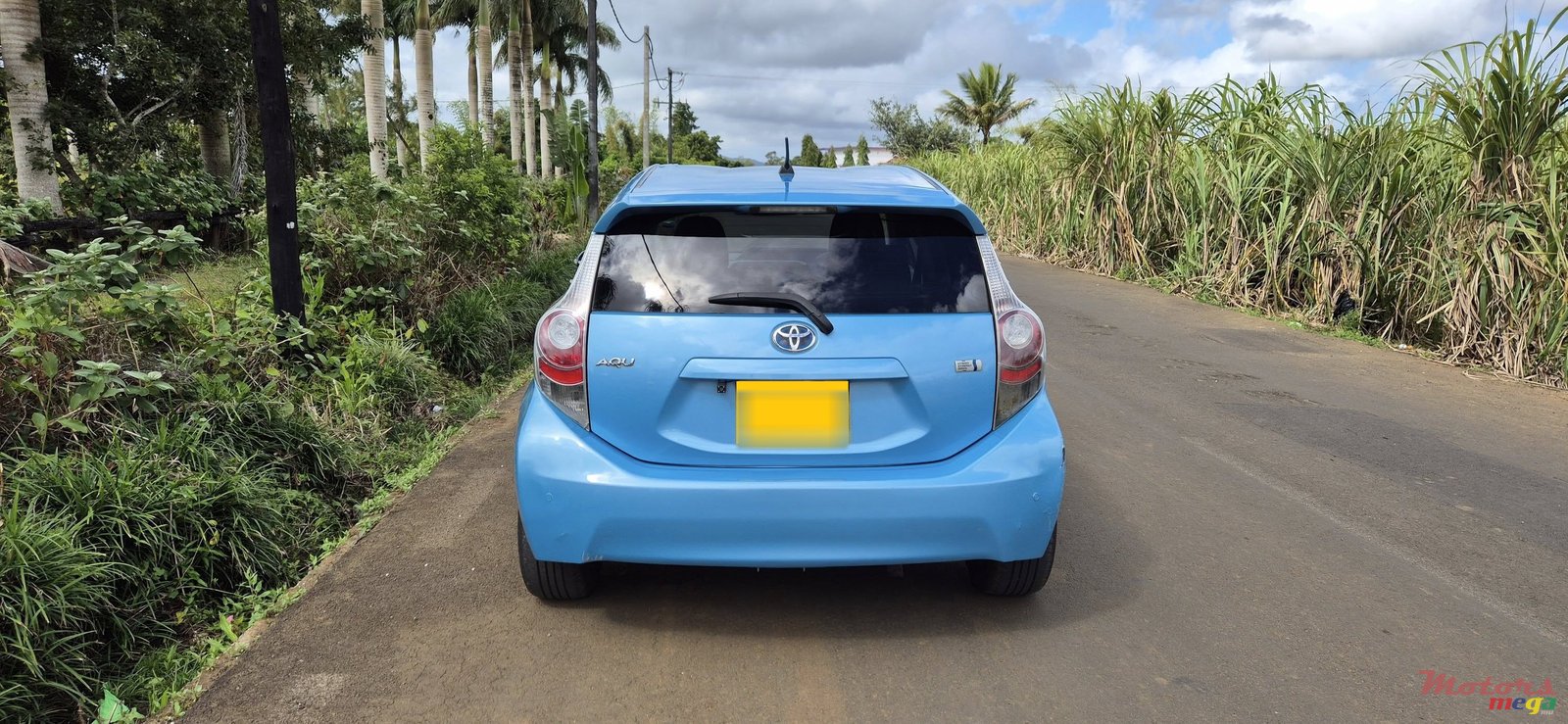 2012' Toyota Aqua photo #4