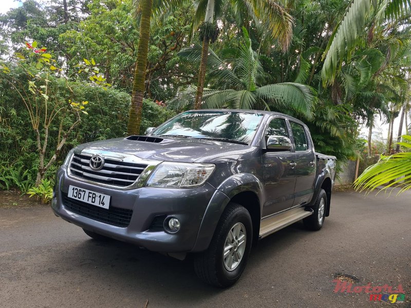 2014' Toyota Hilux photo #2