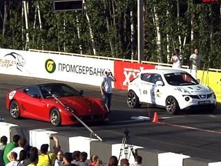 Drag Race: Ferrari 599 GTO vs Nissan Juke-R vs BMW X6 M