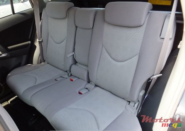 2008' Toyota RAV4 D-4D Sport photo #4
