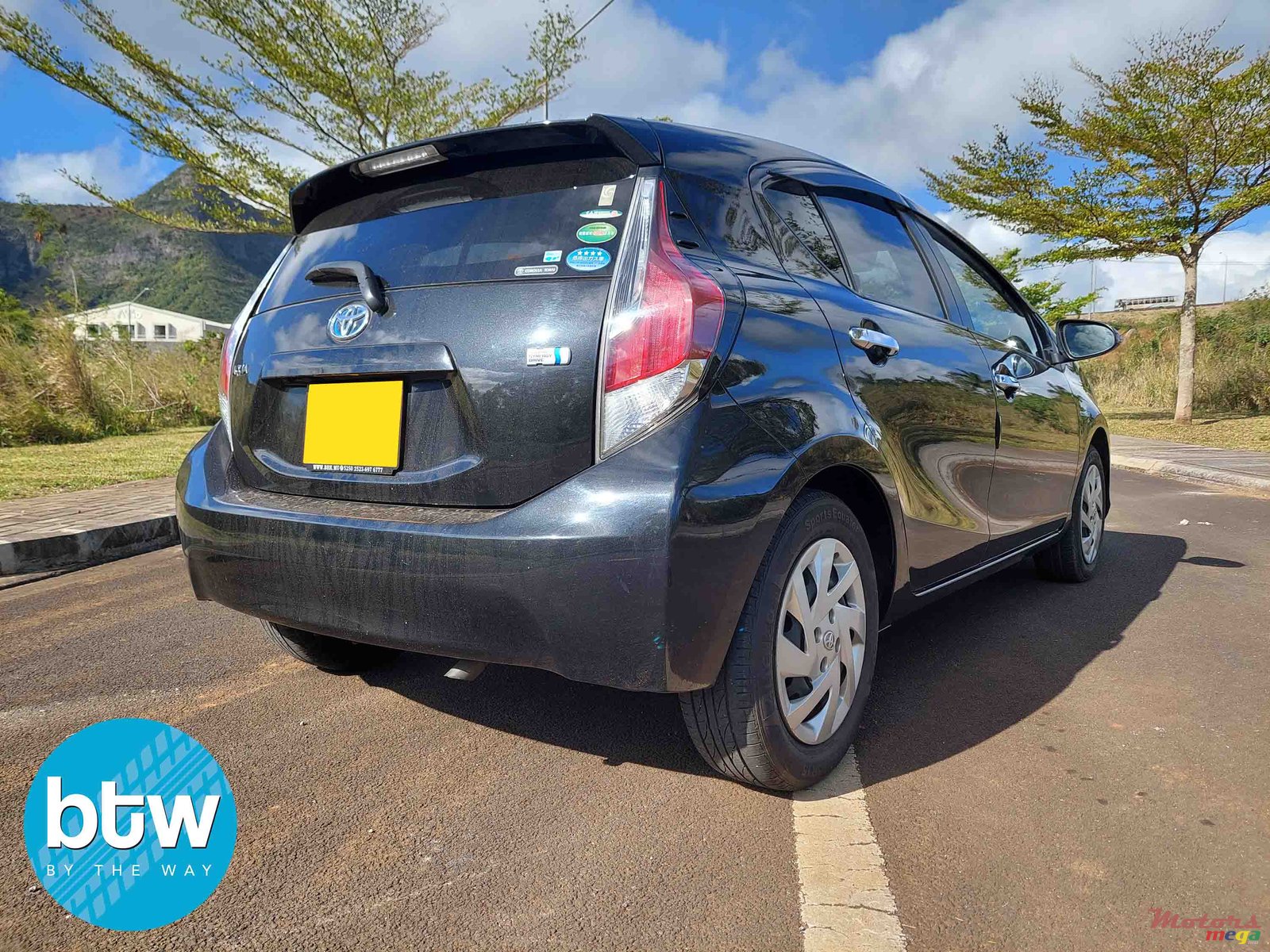 2016' Toyota Aqua photo #3