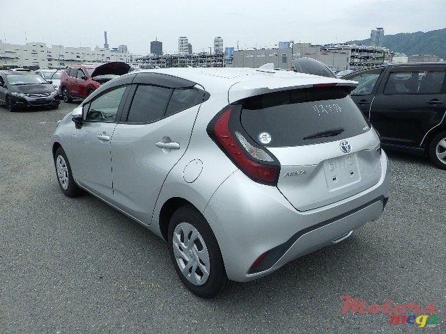 2022' Toyota Aqua photo #5