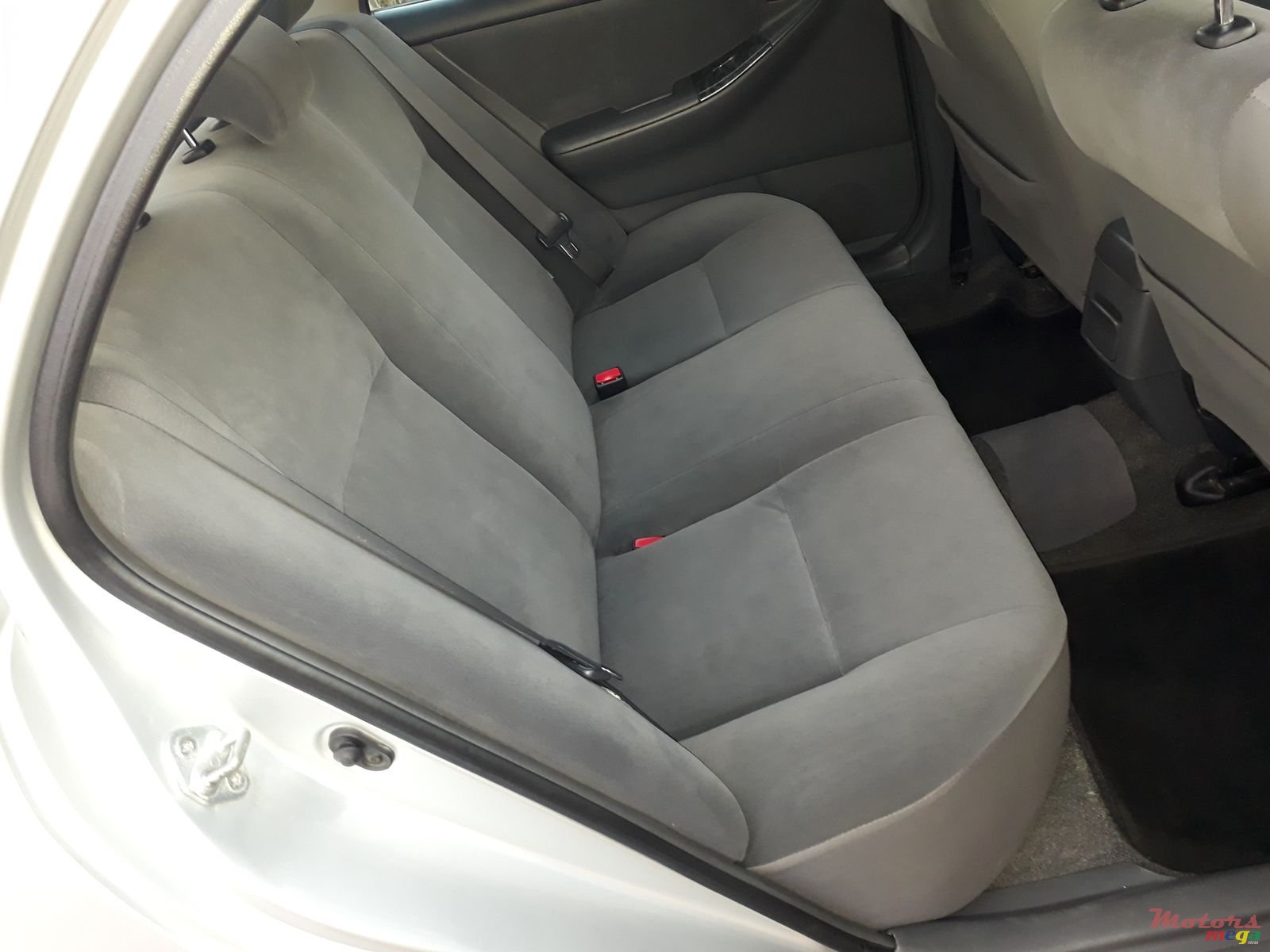 2005' Toyota Corolla Nze Japan photo #3