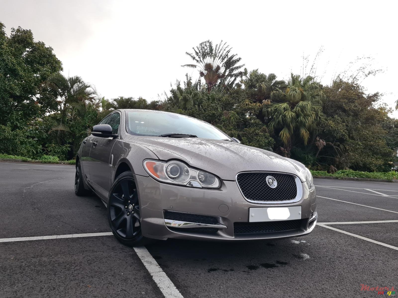 2010' Jaguar Xf S photo #1
