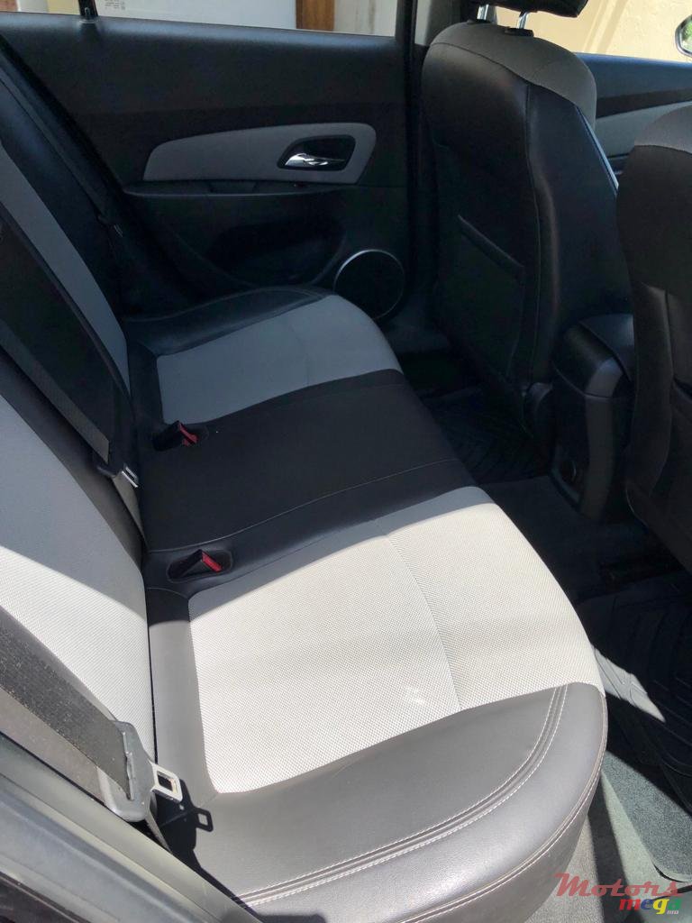 2013' Chevrolet Cruze photo #4