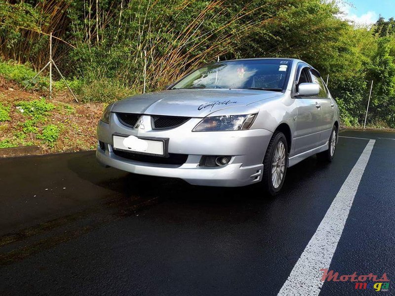 2005' Mitsubishi Lancer photo #1