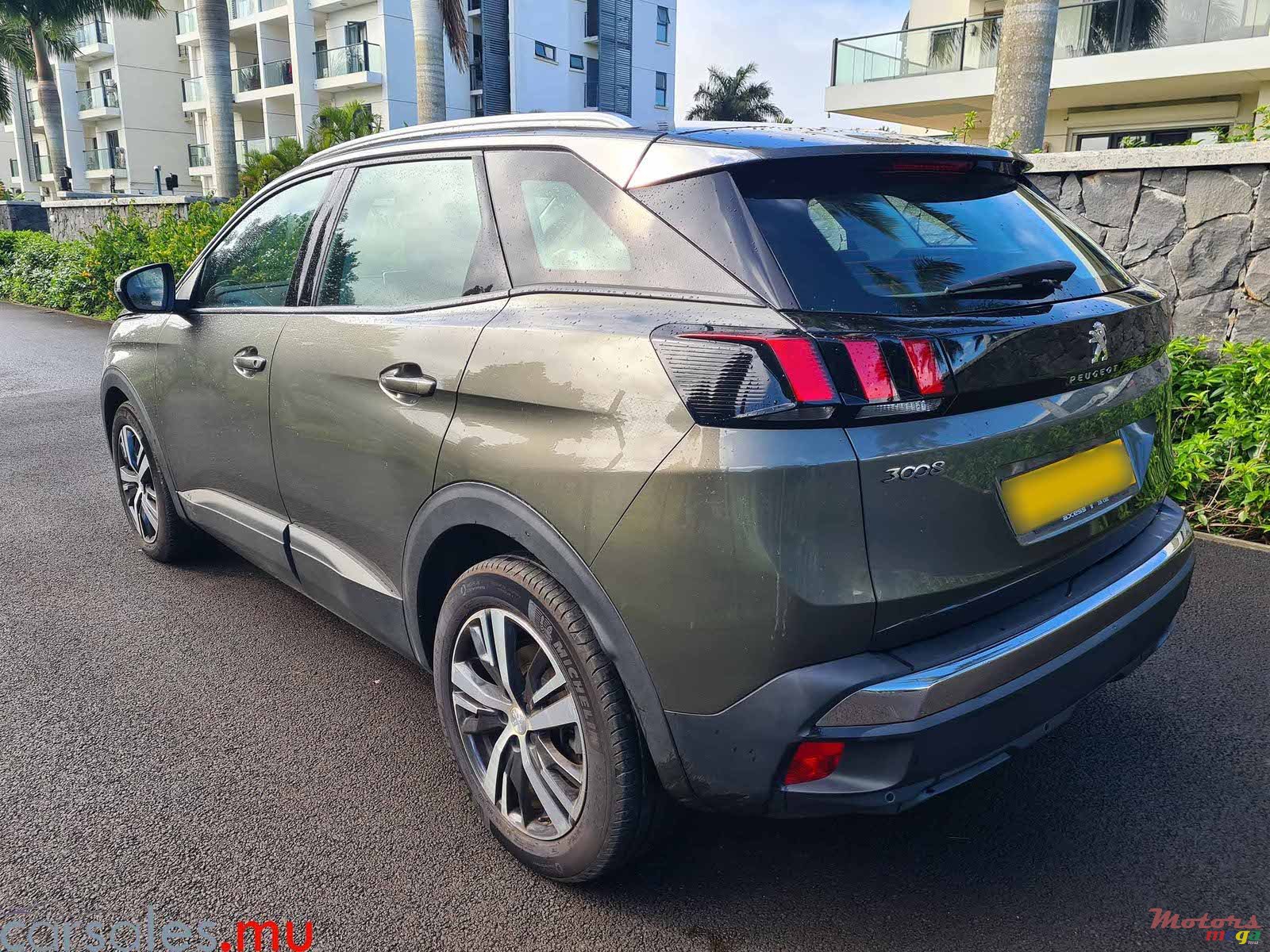 2020' Peugeot 3008 1.2 Puretech photo #3