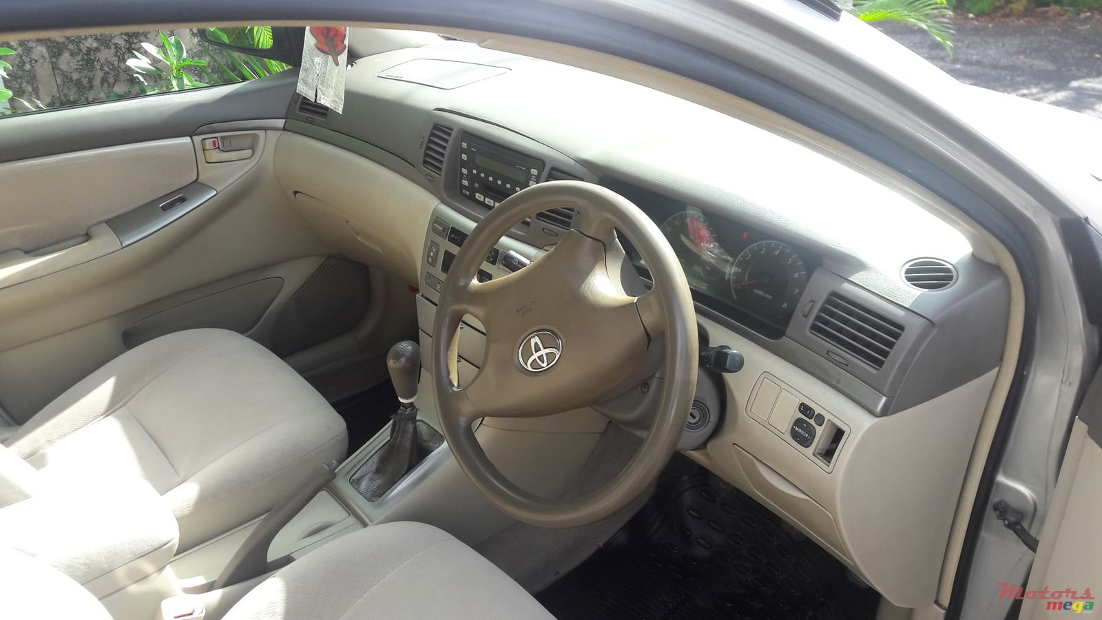 2004' Toyota Corolla NZE Grade X photo #6