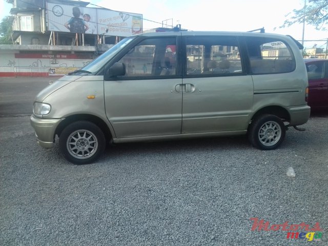 1994' Nissan Serena photo #4