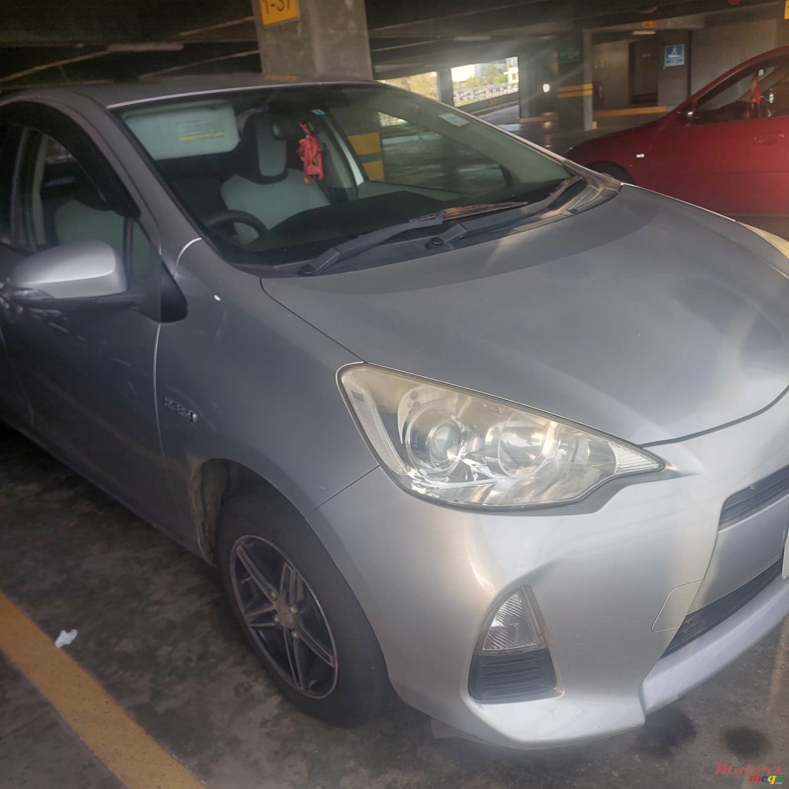 2013' Toyota Highlander Hybrid photo #2