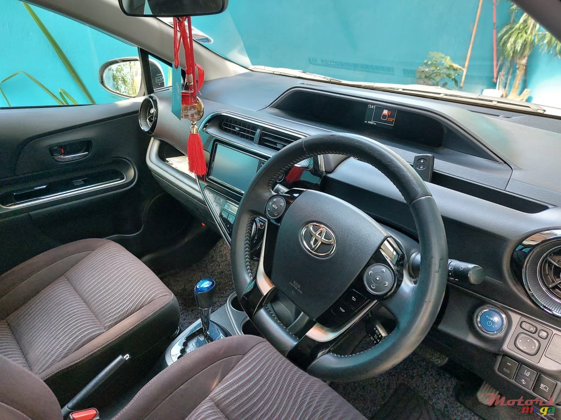 2018' Toyota Aqua photo #3