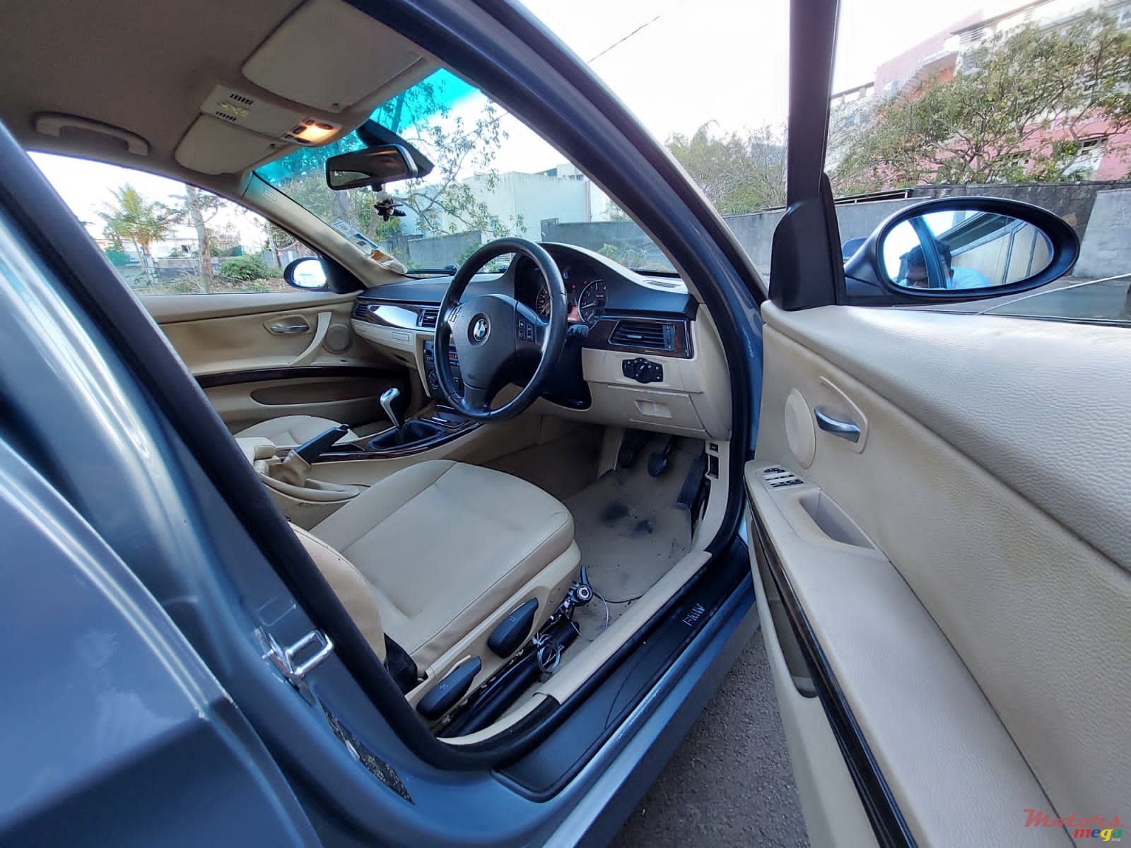 2005' BMW 320 Manual photo #6